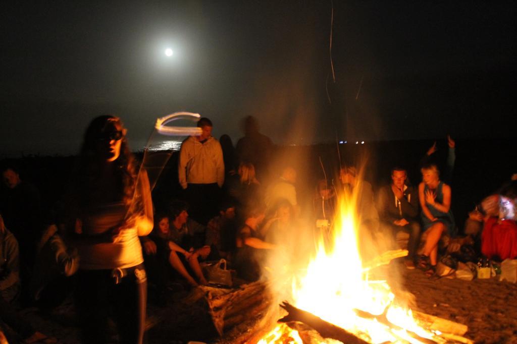 Bazil'S Backpackers Bbh Hostel & Surf School Westport Εξωτερικό φωτογραφία