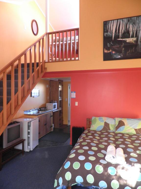 Bazil'S Backpackers Bbh Hostel & Surf School Westport Εξωτερικό φωτογραφία