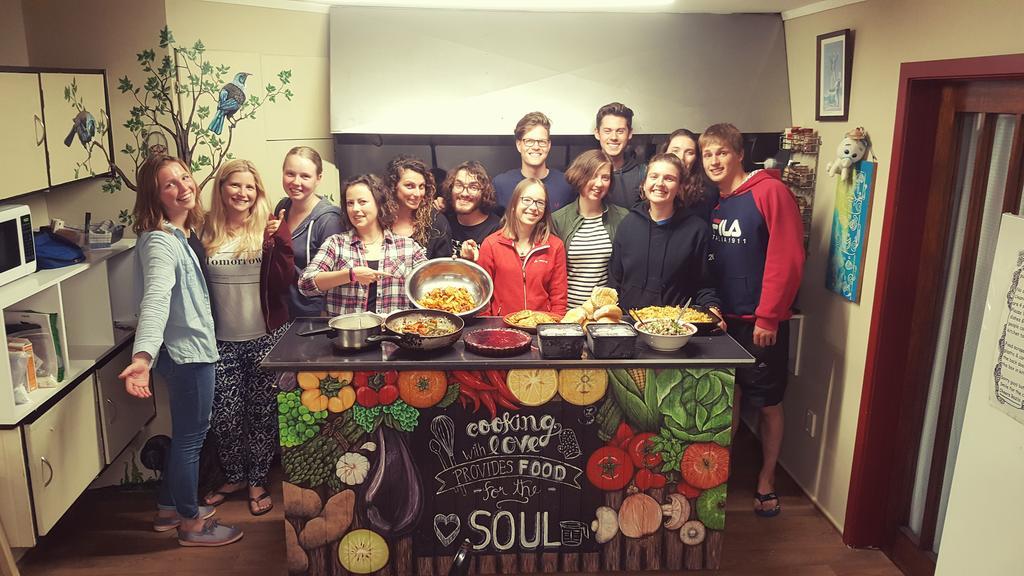 Bazil'S Backpackers Bbh Hostel & Surf School Westport Εξωτερικό φωτογραφία