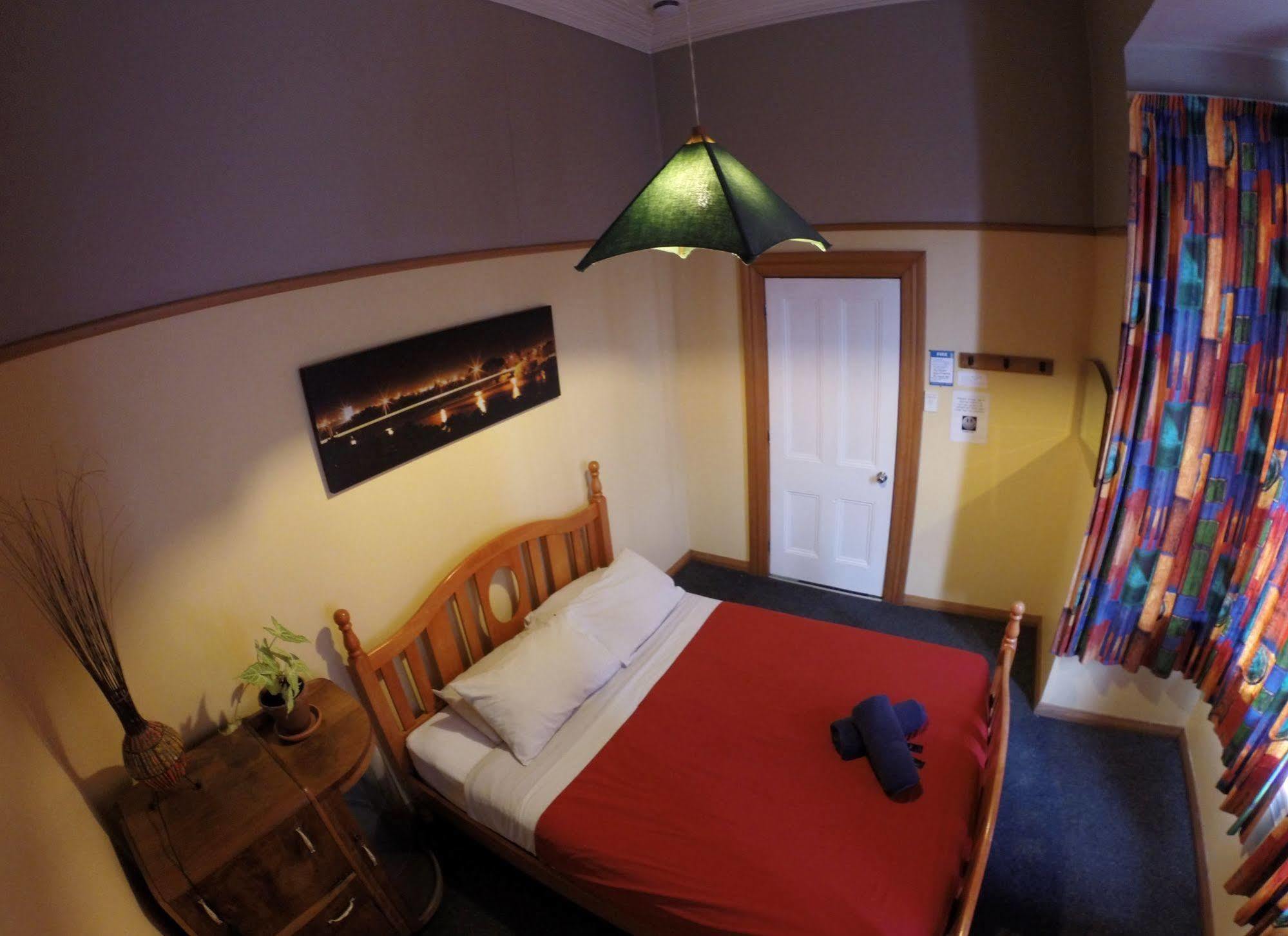 Bazil'S Backpackers Bbh Hostel & Surf School Westport Εξωτερικό φωτογραφία